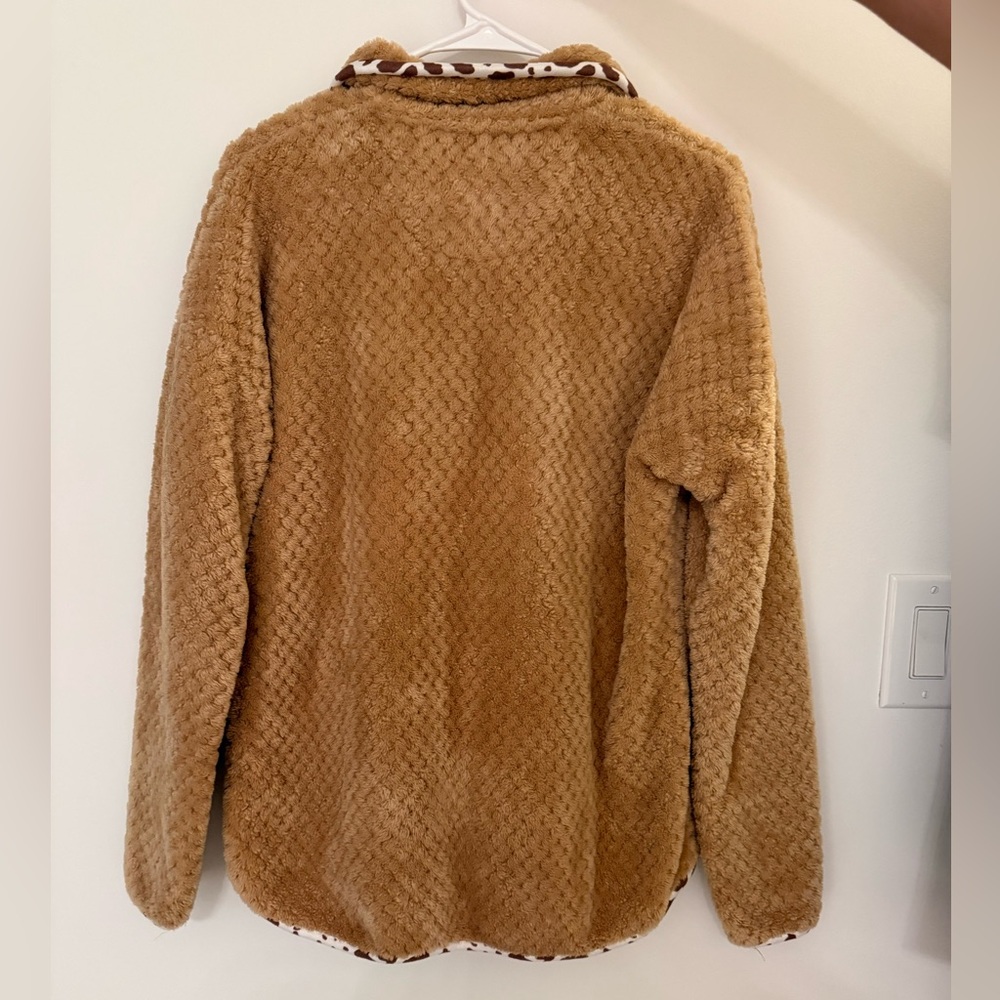 Women Simply Southern: Simply Soft Pullover size medium WORN ONCE - Picture 2 of 2